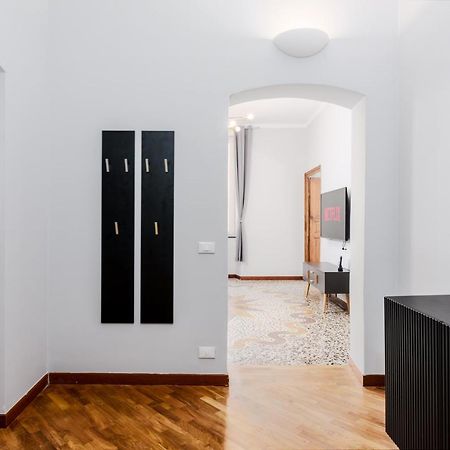 Esclusivo 130 Mq + Terrazzo Via San Vincenzo Apartment Genoa Exterior photo