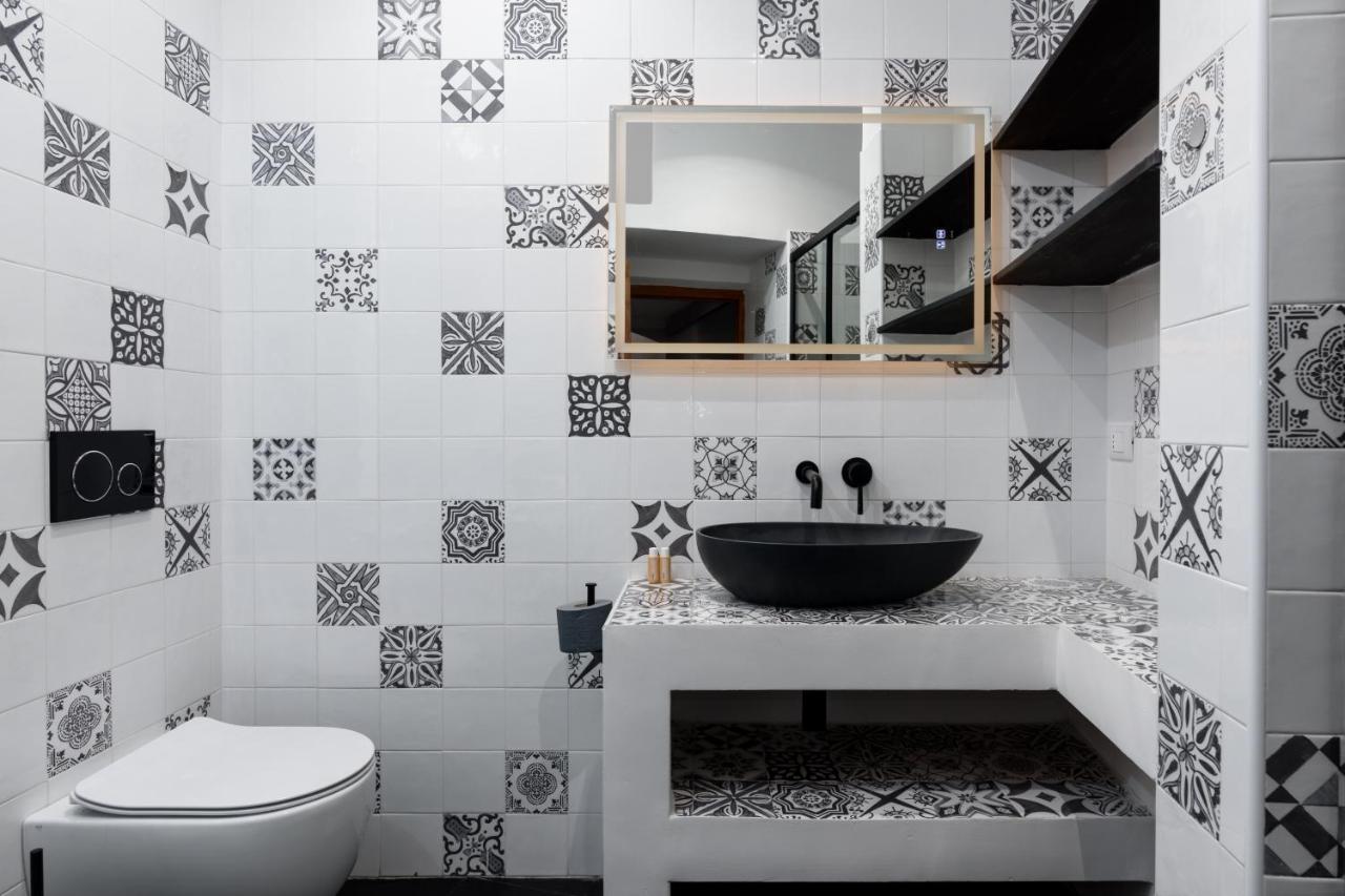 Esclusivo 130 Mq + Terrazzo Via San Vincenzo Apartment Genoa Exterior photo